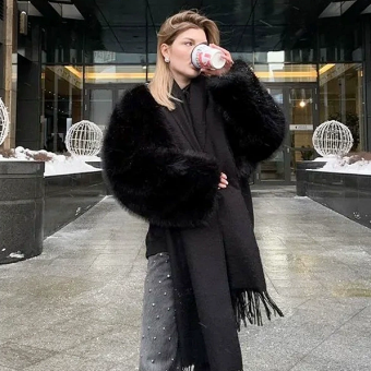 Faux Fur Coat Soft Fur Collar Wide Cuff Matching Sweater Jeans Design Autumn Winter Clothing