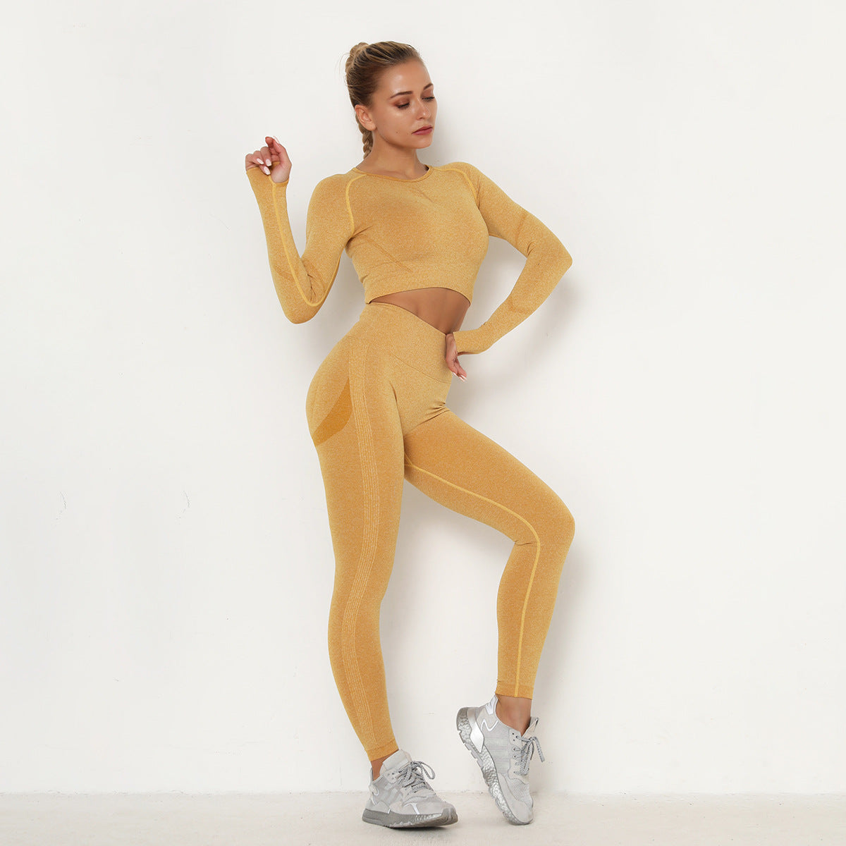 Seamless Yoga Suit Sweat-Absorbent Hip Lifting High Waist Fitness Pants Women Tight Long Sleeve Sports Suit