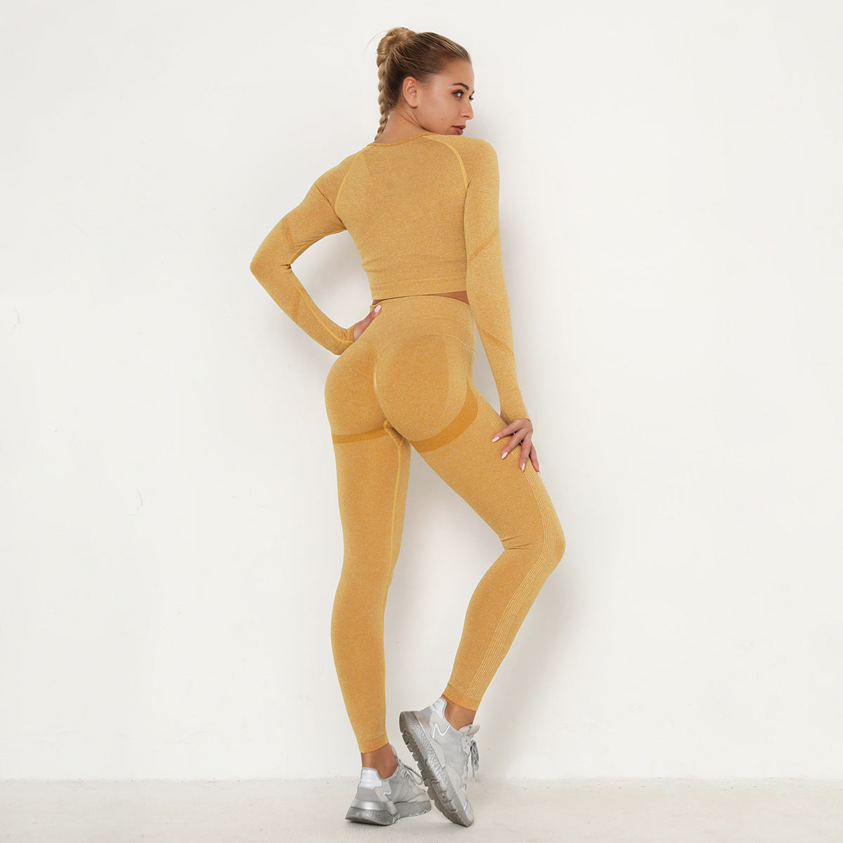 Seamless Yoga Suit Sweat-Absorbent Hip Lifting High Waist Fitness Pants Women Tight Long Sleeve Sports Suit
