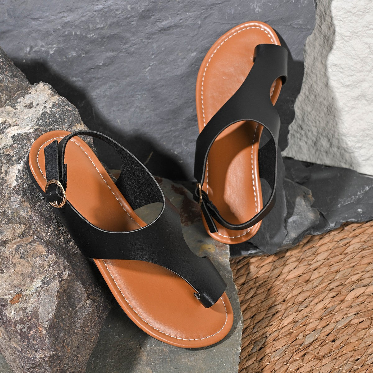 Toe Covering Buckle Flat Sandals Women Outerwear Belt Buckle Beach Slippers