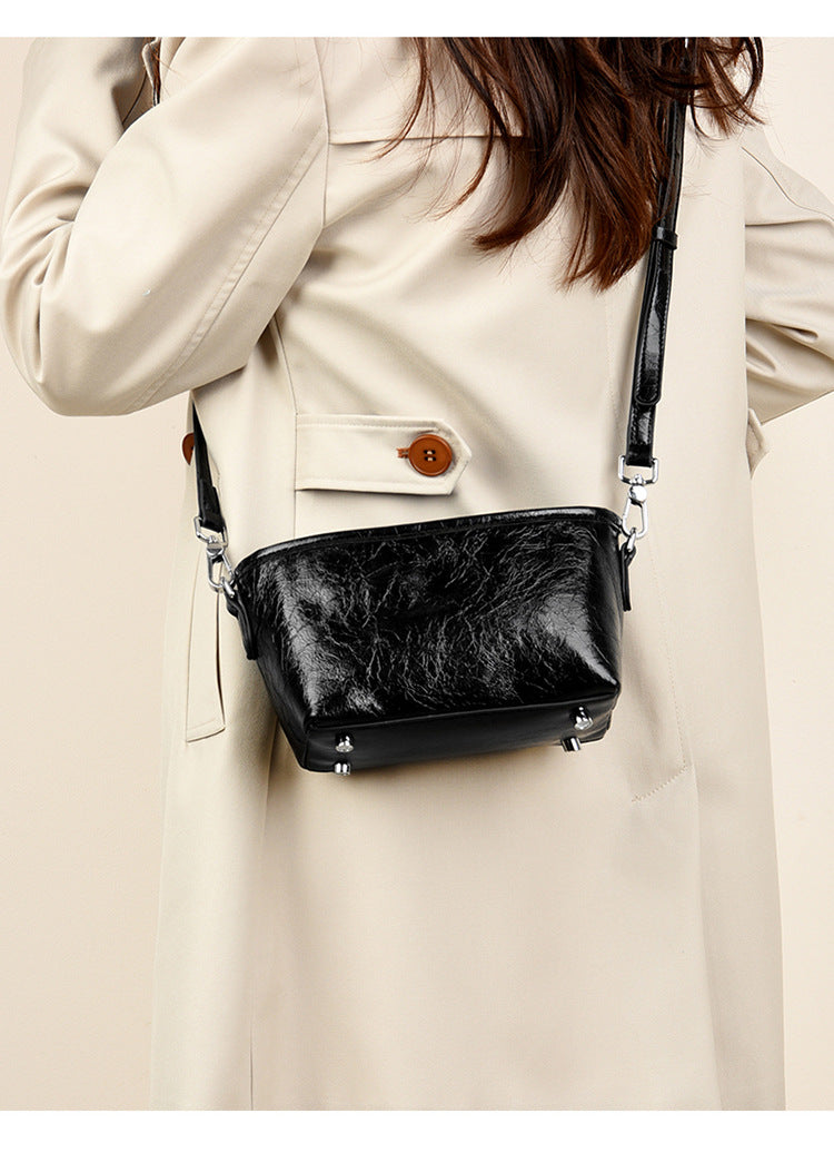 Leather Bag Simple Crack Messenger Bag Special Interest Shoulder Bag Large Capacity Bucket Bag Women