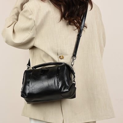 Messenger Bag Korean Simple Soft Leather Pillow Bag Large Capacity Oil Wax Leather Ladies Hand Bag Daily Office Bag